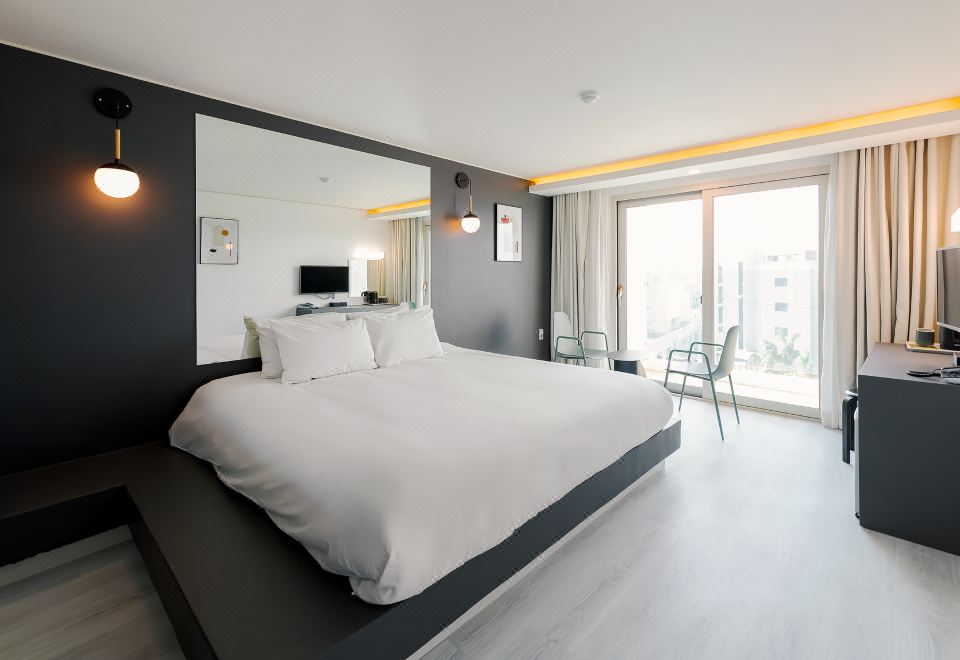 팜파스 호텔 주변 바다