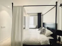 LES FLEURS Designer Homestay