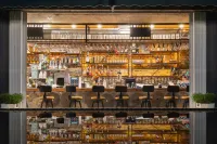 Future Homestay （Xingyi Wanfenglin Store）