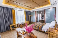 Lugu Lake Longing·Country Courtyard