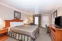 Travelodge by Wyndham Sylmar CA Отели в г. Sylmar