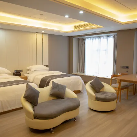 Guangjie Intelligent Business Hotel (Ji'an Railway Station Jinggangshan University)