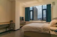 Luoding Langyue Star Hotel