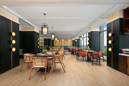 Golden Tulip XiChang Отели рядом с достопримечательностью «Lushan Scenic Area»