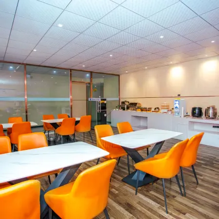 7 Days Premium Hotel (Xinmi Qiaotou Night Market)