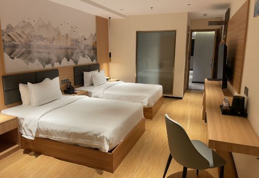 6. 진지앙 스타 호..