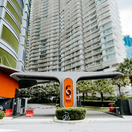 Sky Suites KLCC Homestay by BIRDY STAY Отели рядом с достопримечательностью «Торговый центр Suria KLCC»