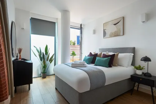 Viridian Apartments in Kew Bridge Serviced Apartments - St Georges