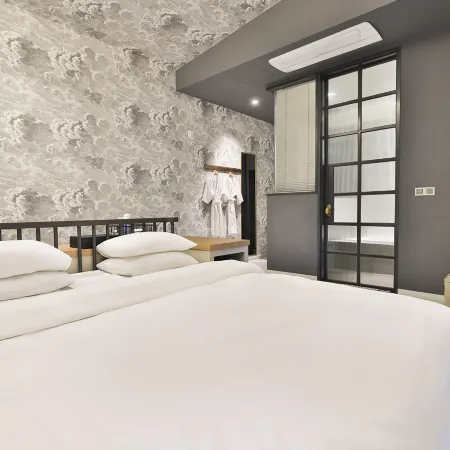 Brown dot Hotel Samsan