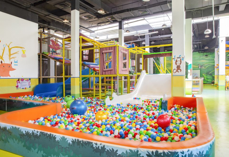 3. 팰리스 리조트 ..