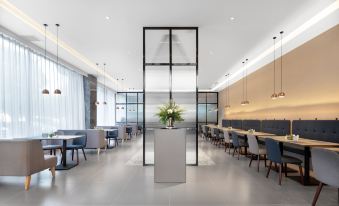 Homeinn Selected Hotel (Korla Jiaotong West Road People's Square)