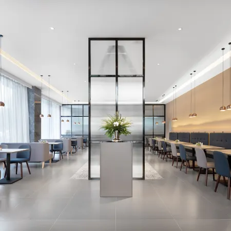 Homeinn Selected Hotel (Korla Jiaotong West Road People's Square)