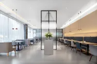 Homeinn Selected Hotel (Korla Jiaotong West Road People's Square)