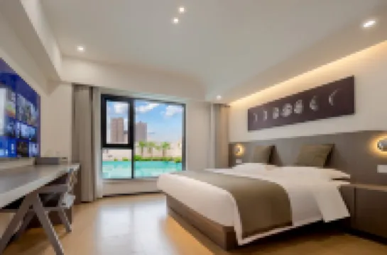 Faniin · Between flowers Courtyard Villa