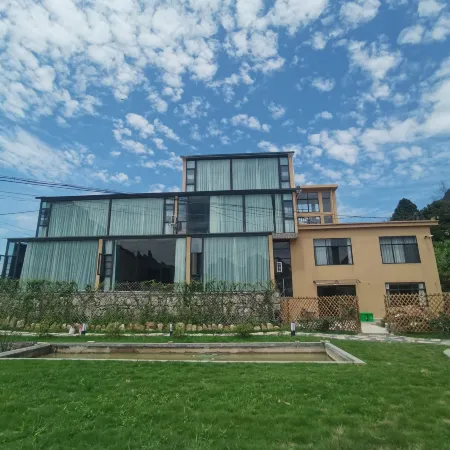 Zhangjiajie Banxian Yunshe Отели рядом с достопримечательностью «Baofeng Lake»