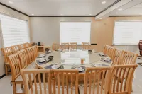 Huarui Hotel Hotels in Yakeshi