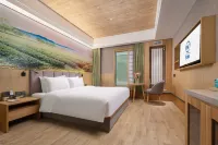 Wotels · Selected Hotel (Chongqing Jiefangbei Pedestrian Street) Hotels near THE OLD SITE OF CHINA-UK LIAISON OFFICE