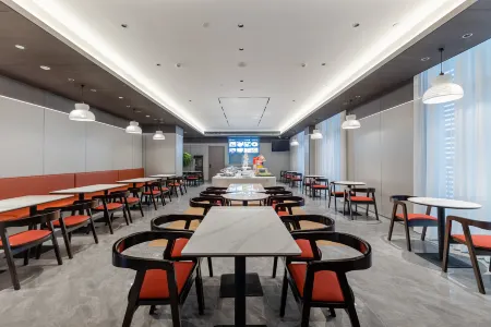 Gujing Junlai International Hotel (Feidong Wenyi Platinum Branch) Отели в г. Фэйдун