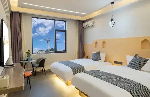 大姚鑫雅鵬輕奢酒店