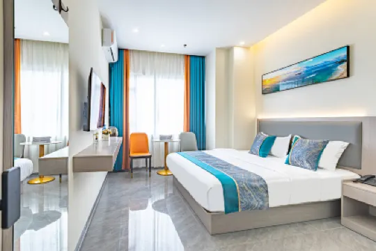 โรงแรมโกลเดนเลคเบย์