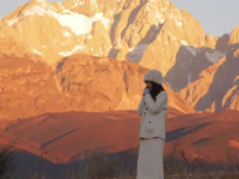 Dongba Valley | Golden Sunlit Mountains · Forest Paradise · Starry Sky Treehouse Retreat Hotels near Baishuihe River