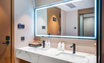 Mehood Hotel (Mangshi Airport Branch)