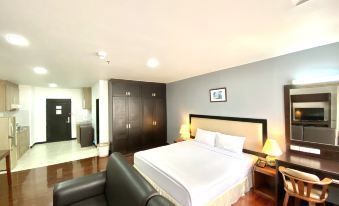 J Town Serviced Apartments & Hotel