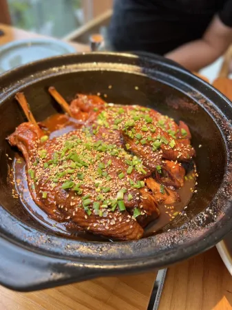 Ningbo Yiyeheguang Qixiakeng Resort Отели рядом с достопримечательностью «Sanyintan (The Three Hidden Pools)»