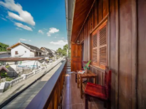 Villa Wanika Hotels near Manivanh College