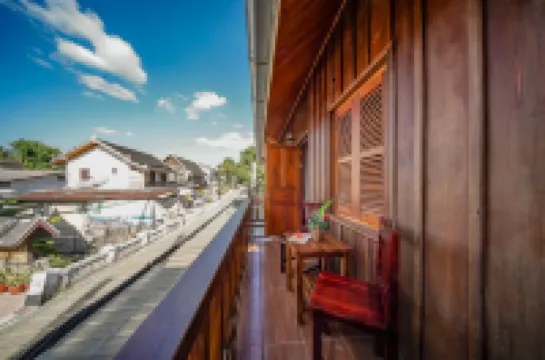 Villa Wanika Hoteles cerca de Wat Mai