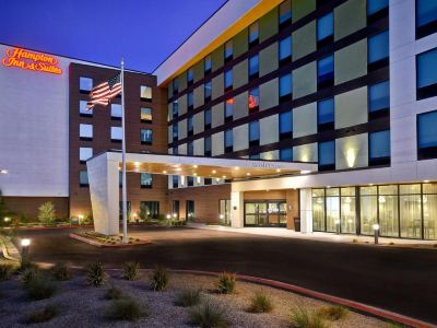 Hampton Inn & Suites Las Vegas Convention Center