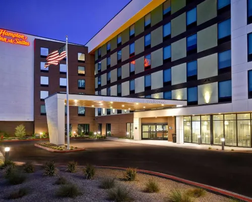 Hampton Inn & Suites Las Vegas Convention Center Hotels near Monorail - Westgate Station