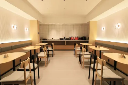 Shankee Yue Hotel (Alar Huijia Shidai) Отели рядом с достопримечательностью «Tarim River Bridge, Alear»