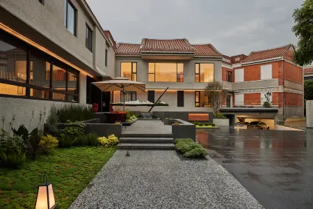 Quanzhou Lushi Homestay (West Street Kaiyuan Temple Branch) Отели рядом с достопримечательностью «Jiuguanyi Gujie Alley»