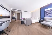 Qujing Qilin Garden South Gate Atour Hotel Hotels in Qujing