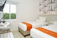 Front One Hotel Sragen فنادق في سراغين