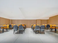 Home Inn Ruibai Cloud Hotel โรงแรมในฮูหลุนเป้ยเอ่อ