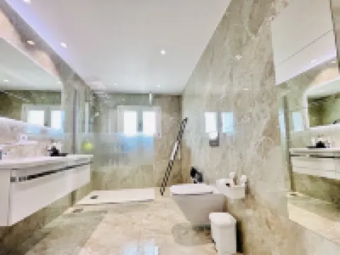 安靜民宿雅典市中心-整套兩居室-頂樓100平米陽台看雅典日出日落 新斯米爾尼酒店