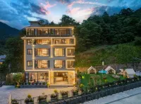 Floral Yinglu Homestay (Shennongjia Dajiuhu) Hotels in Shennongjia