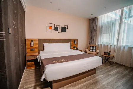 Homeinn Plus Hotel (Xinyi High-Speed Railway Station People's Hospital) Отели в г. Синьи