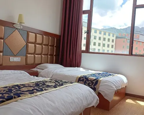 Luqu Langmusi Sangna Hotel Ξενοδοχεία στην πόλη Λούκου