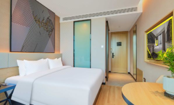 IU Hotel (Xindaji Market Branch, Funing District, Qinhuangdao)