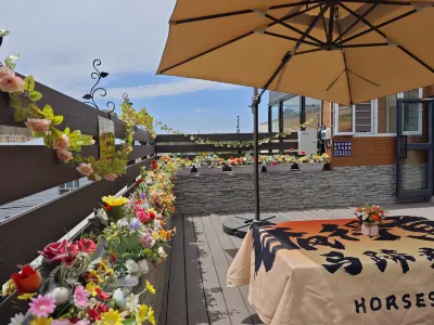 Yining Muzi Family Homestay Hotels near Ili Vocational and Technical College