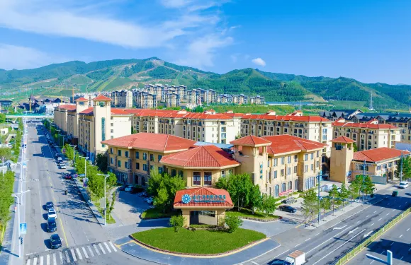 張家口湯印溫泉假日酒店（崇禮富龍滑雪場店）