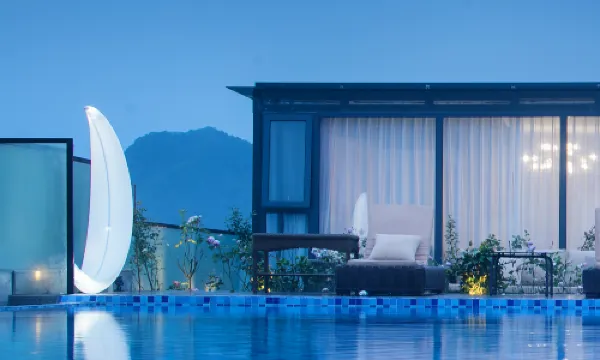 Avatar Hilltop Resort