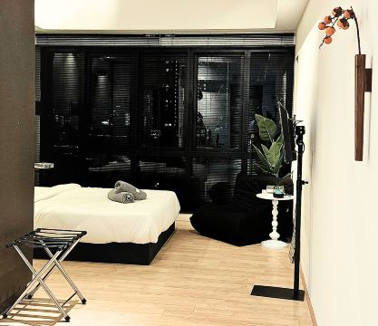 (Revo 5) Cozy Queen Room For 2Pax
