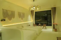 That Fireworks · Designer Homestay (Zhaosu Branch)
