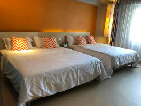 Home 1 Chain Hotel Отели рядом с достопримечательностью «International Business Center»