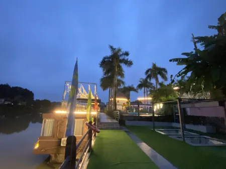 Baiyun Hot Spring Resort Отели рядом с достопримечательностью «Tangtang Ancient Dwellings»