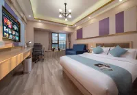 Zhuimeng Light Luxury Hotel (South High-Speed Railway Station Chunrong Street Subway Station) - Condos